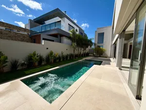 Casa de arquitetura contemporânea com piscina e spa em condomínio fechado — miniatura 5