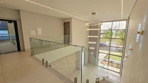 Casa de 3 suítes com piscina aquecida e elevador em condomínio fechado — miniatura 6