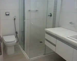 Sobrado de 4 suítes com home cinema e spa privativo em condomínio de alto padrão — miniatura 6