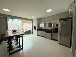 Casa térrea de 3 suítes com piscina em condomínio fechado — miniatura 7