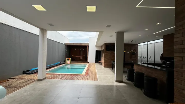 Sobrado de alto padrão com piscina no Jardim Sul