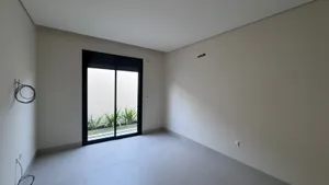 Casa térrea de 4 suítes com piscina aquecida em condomínio fechado — miniatura 6