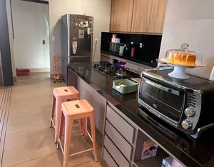 Casa de 3 suítes com piscina e espaço gourmet em condomínio fechado — miniatura 6