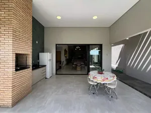 Casa térrea de 3 suítes com espaço gourmet em condomínio fechado — miniatura 6