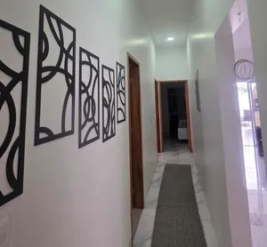 Casa térrea com fachada imponente em condomínio fechado — miniatura 6