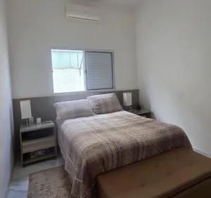 Casa térrea com fachada imponente em condomínio fechado — miniatura 7
