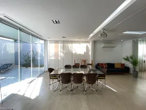 Sobrado de 4 suítes com piscina aquecida e home cinema em condomínio de alto padrão — miniatura 8