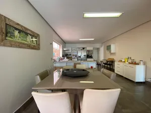 Casa térrea com mezanino, piscina aquecida e 4 suítes em condomínio de alto padrão — miniatura 7