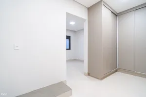 Casa térrea de 3 suítes com piscina e cascata em condomínio fechado — miniatura 7