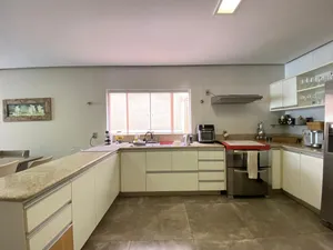Casa térrea com mezanino, piscina aquecida e 4 suítes em condomínio de alto padrão — miniatura 8