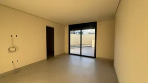 Casa térrea de 4 suítes com piscina aquecida em condomínio fechado — miniatura 8