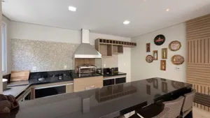 Casa de 4 suítes com home cine e piscina aquecida em condomínio fechado — miniatura 9