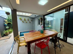 Casa mobiliada de arquitetura contemporânea com piscina e solarium — miniatura 9