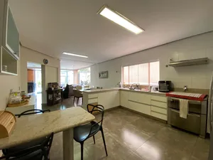 Casa térrea com mezanino, piscina aquecida e 4 suítes em condomínio de alto padrão — miniatura 9