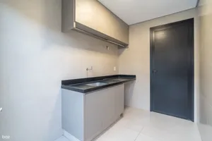 Casa térrea de 3 suítes com piscina e cascata em condomínio fechado — miniatura 9
