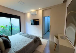 Casa térrea contemporânea com piscina em condomínio fechado — miniatura 9